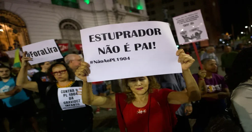 Foto: propuesta que prohíbe el aborto en Brasil