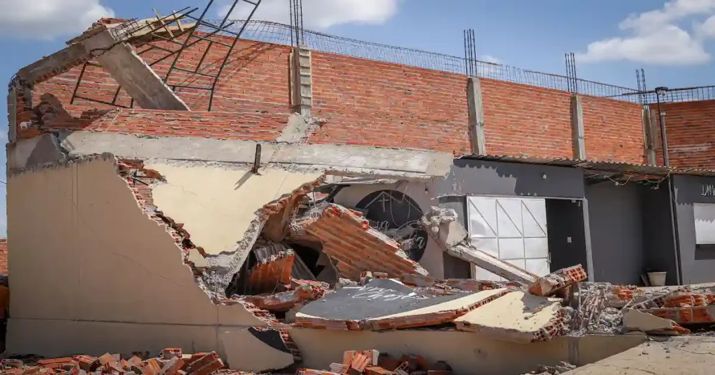 Igreja evangélica desaba durante culto em Teresina