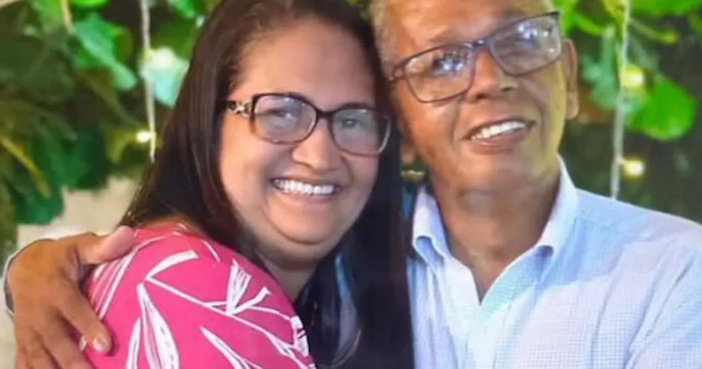 Foto de mujer miembro de Asamblea de Dios junto a un hombre