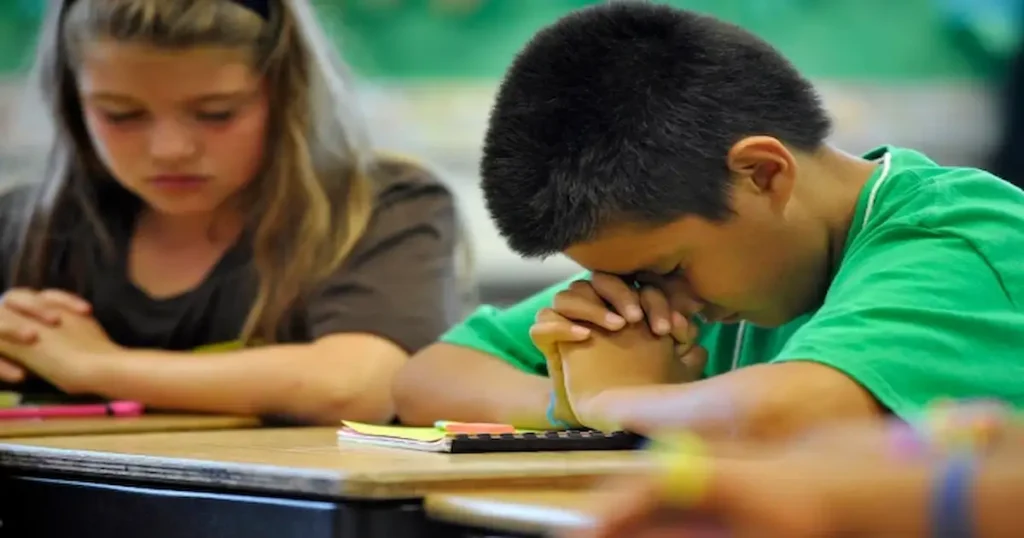 Texas propone ley para oración y Biblia en escuelas públicas