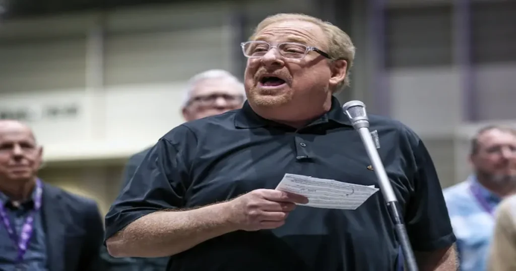  Rick Warren, fundador de la Iglesia Saddleback y ex pastor principal, ha generado una ola de críticas en las redes sociales después de hacer comentarios sobre la política y la figura de Jesús.