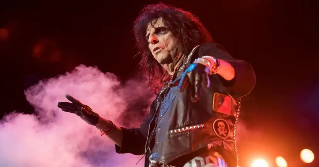 Rockero Alice Cooper dice cómo Dios lo liberó milagrosamente