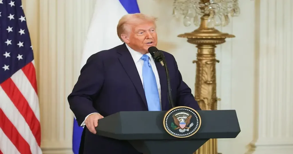 Trump anuncia que EEUU tomará control y reconstruirá Gaza