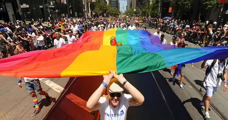 Empresas retiran su financiamiento del Desfile del Orgullo