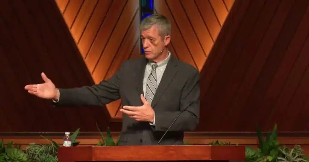 Foto de Paul Washer en el púlpito