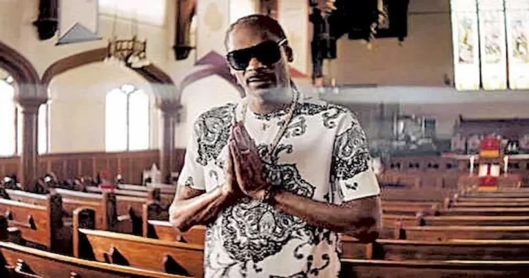El reconocido rapero Snoop Dogg ha anunciado el lanzamiento de su segundo álbum de gospel titulado Altar Call...