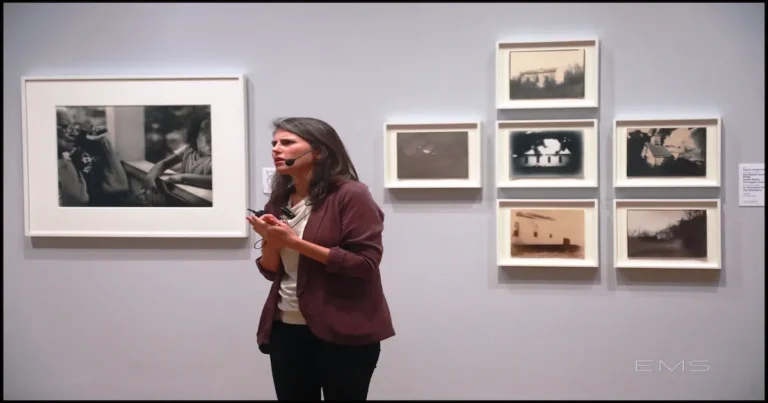 Fotos de niños desnudos incautadas vuelven a galería Texas