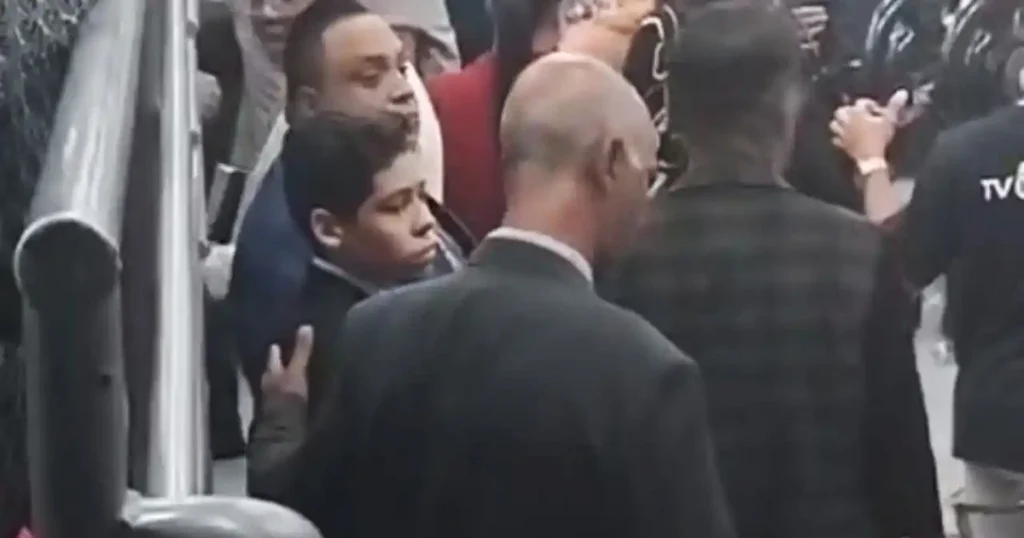 el autodenominado profeta milguel de oliveira fue impedido subir al altar en el evento de los gedeones en brasil