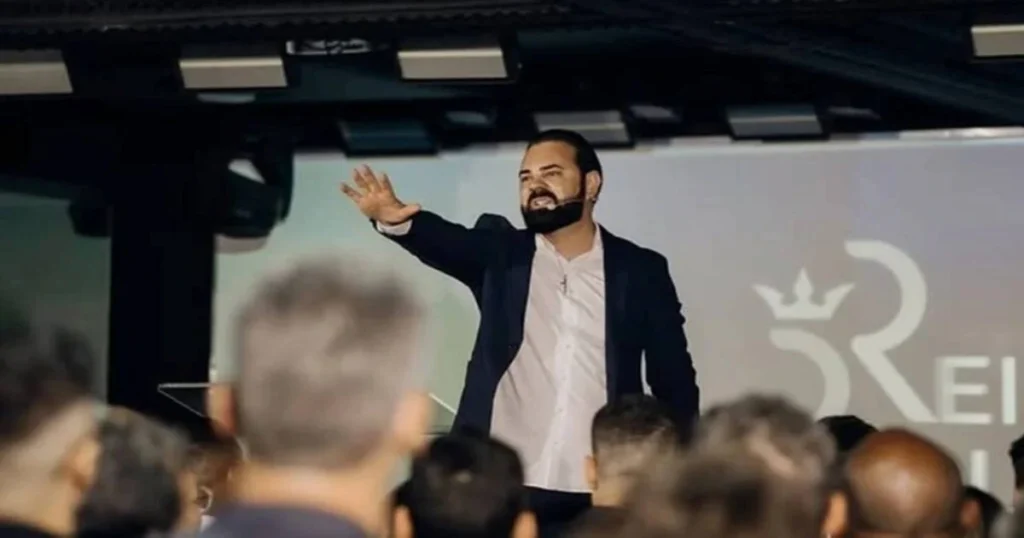 Foto del pastor Nicoletti, líder de la Iglesia Recomeçar