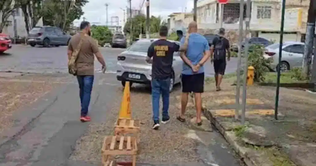 La operación, denominada Lousa Negra, fue ejecutada el pasado lunes (2) y resultó en la detención de siete personas, entre ellas un pastor, un sacerdote y un gerente bancario.
