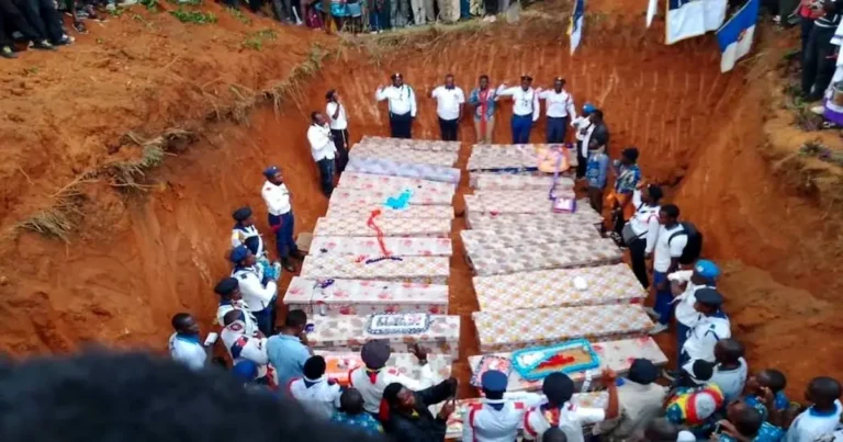 El asalto ocurrió mientras decenas de fieles católicos participaban en un retiro juvenil en la iglesia Beata Marie-Clémentine Anuarite Nengapeta.