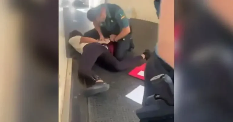 Unos 50 niños y adolescentes judíos fueron retirados de un vuelo de Vueling en el Aeropuerto de Valencia el pasado martes tras cantar