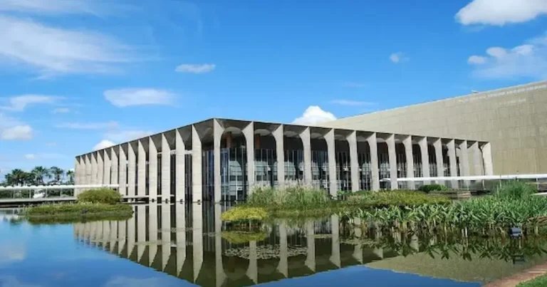 El gobierno brasileño anunció oficialmente su incorporación como parte interesada en la acción presentada por Sudáfrica ante la Corte Internacional de Justicia (CIJ),