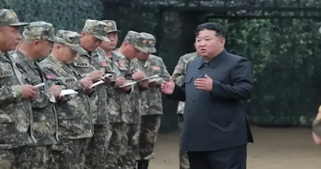 En un tenso discurso pronunciado durante una competición de artillería militar, el líder norcoreano Kim Jong-un ordenó a sus fuerzas armadas prepararse