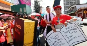 evangelicos y catolicos marcharan en agosto contra la dictadura en honduras