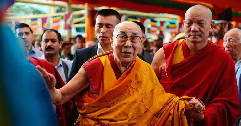 El líder espiritual tibetano, Dalai Lama, ha anunciado públicamente que la institución budista que representa
