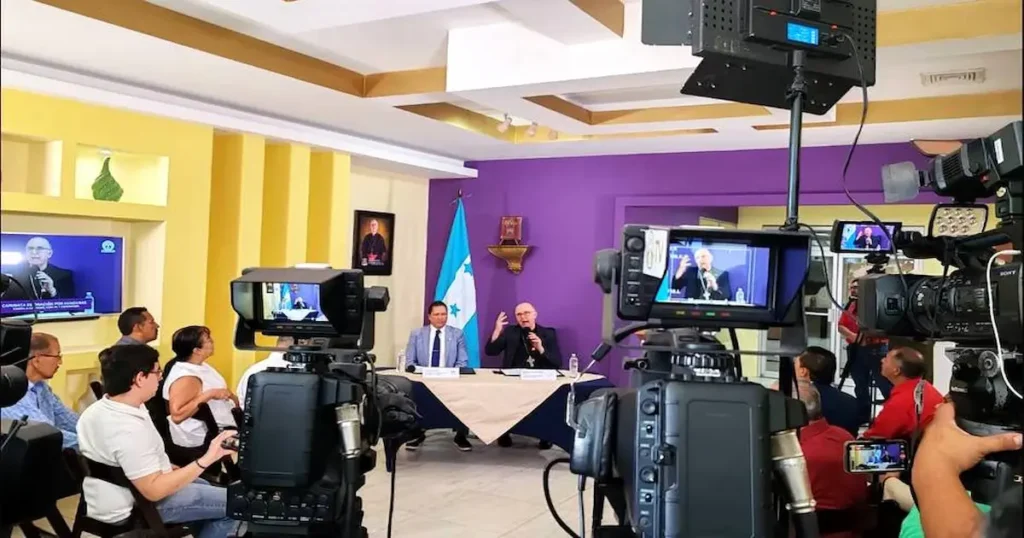 Nesta sexta-feira, 18 de julho, aconteceu um evento inédito na história recente de Honduras: líderes da Igreja Católica e da Igreja