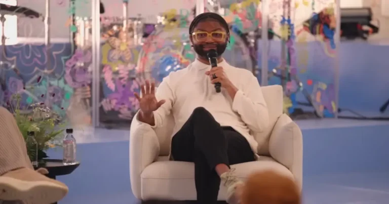 El pastor Tim Ross, conocido por sus polémicas declaraciones y su estilo provocador, ha vuelto a encender el debate teológico