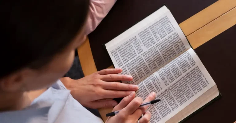 Cómo afrontar la aparente contradicción en los evangelios