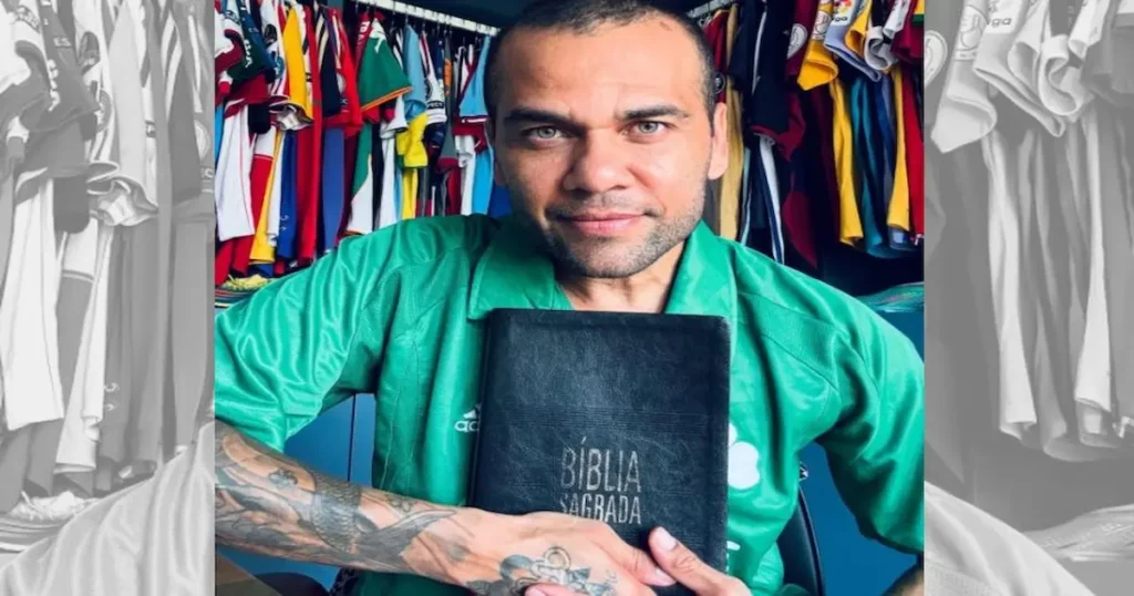 Dani Alves voltou às manchetes, mas desta vez por um motivo inusitado. Longe dos escândalos e dos gramados, o ex-lateral da Seleção Brasileira e ídolo do FC Barcelona