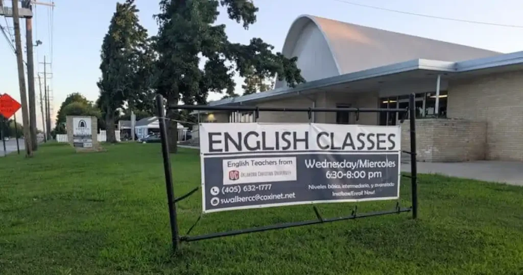 Iglesia en EEUU adapta cultos en español para latinos