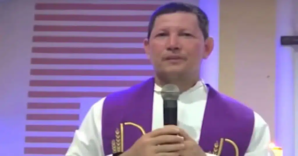 Fotos del cura Luis Toro