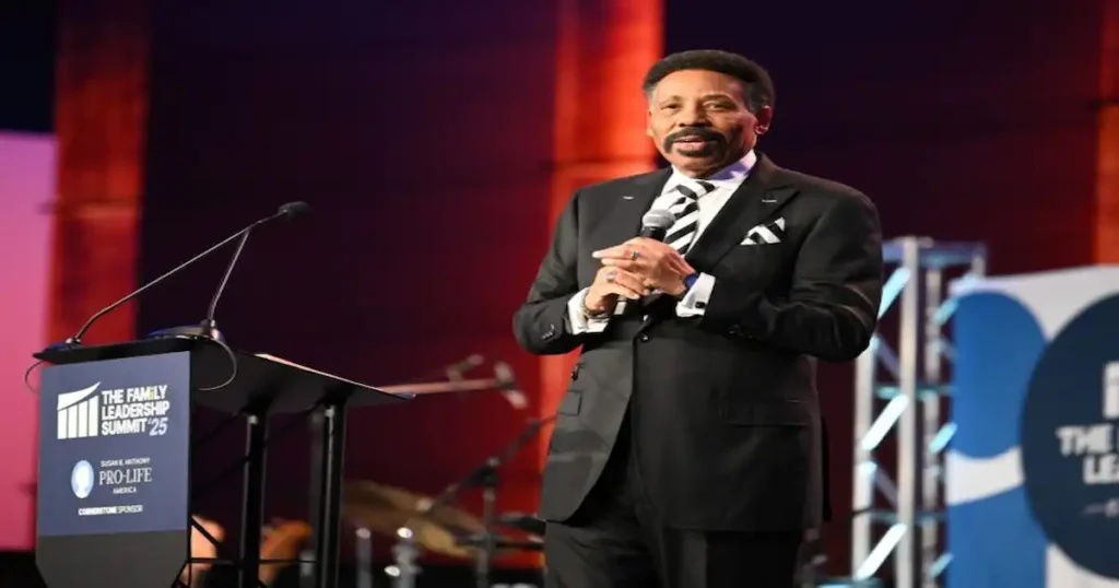 Tony Evans vuelve a predicar tras 1 año retirado por pecados