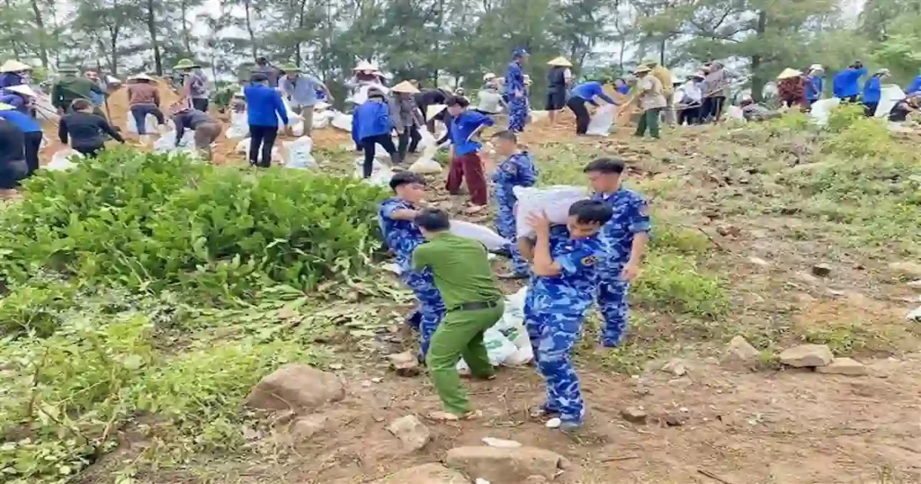 Unos 600,000 son evacuados por el tifón 'Kajiki' en Vietnam