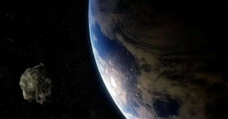 Um asteroide batizado como “2025 FA22”, classificado também como planeta menor, passará próximo à Terra no dia 18 de setembro, segundo informou a NASA.