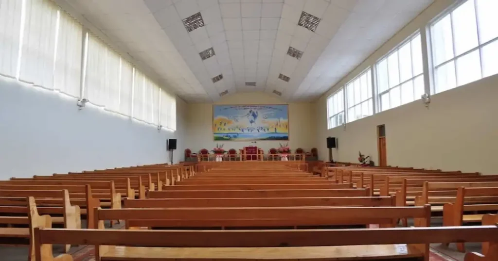 Colombia propone impuestos a actividad comercial de iglesias