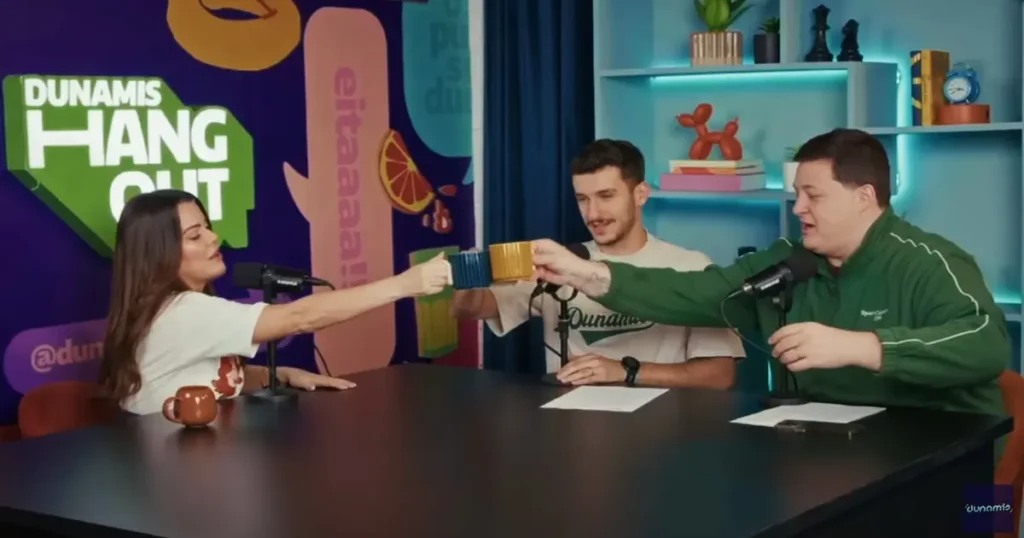 La cantante brasileña y líder del ministerio Diante do Trono, Ana Paula Valadão, generó debate tras criticar el uso de técnicas de hipnosis