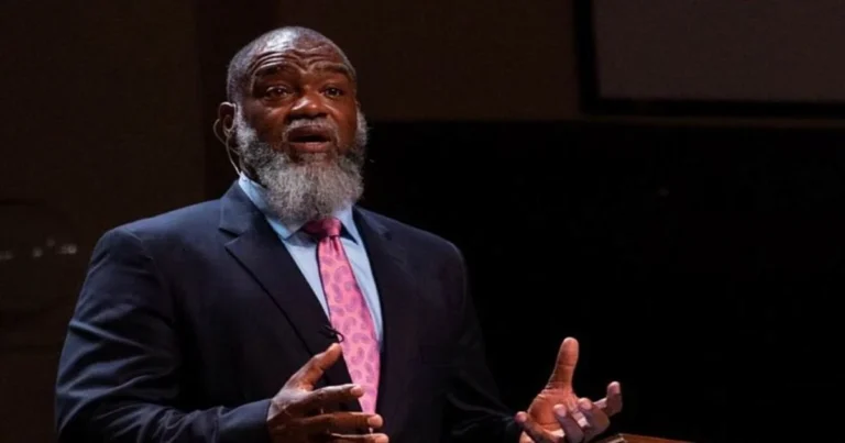 Foto del pastor Voddie Baucham Jr