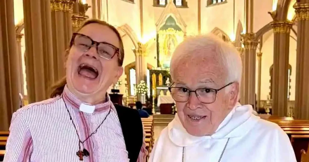 Foto del obispo emérito de Saltillo, Raúl Vera López y de la pastora anglicana canadiense Emilie Teresa Smith