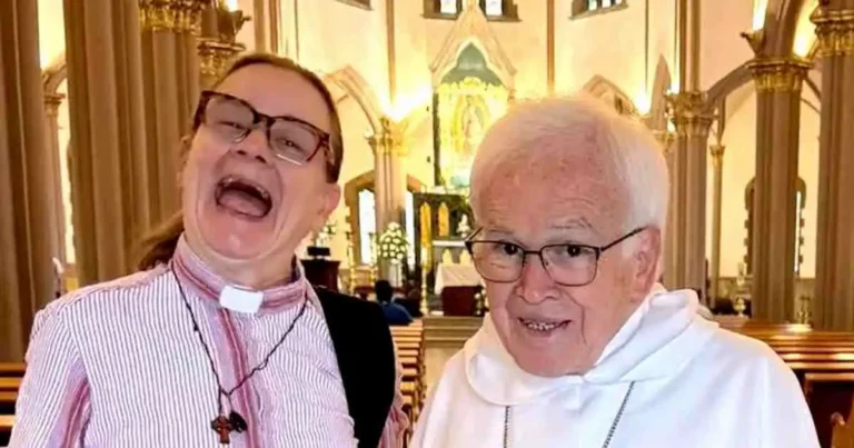Foto del obispo emérito de Saltillo, Raúl Vera López y de la pastora anglicana canadiense Emilie Teresa Smith