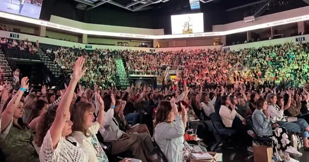 6 mil mujeres asisten a evento pro fe, hijos y nación Batalla cultural