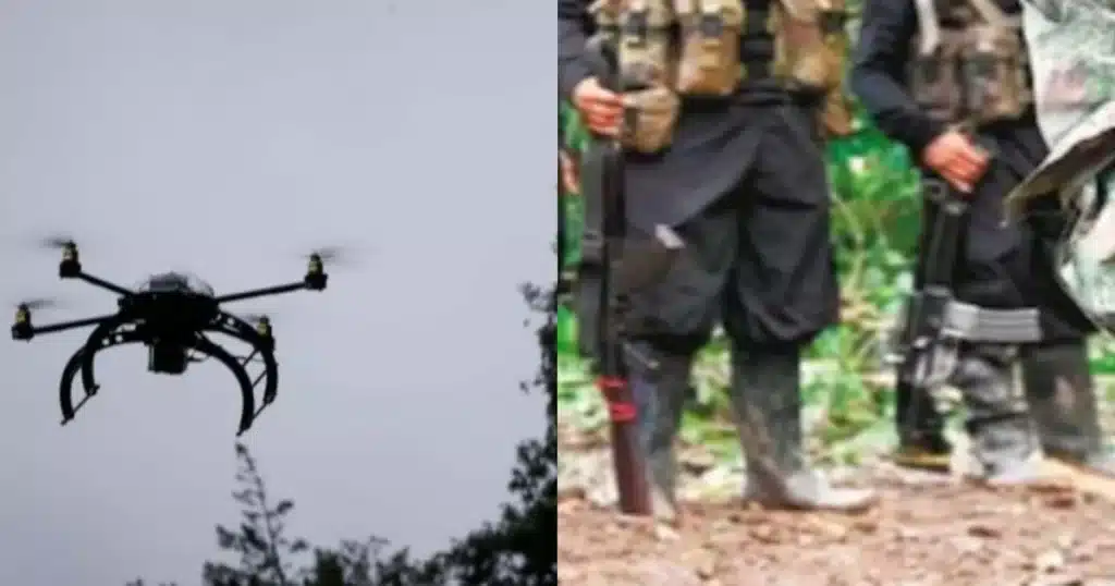 Foto de dron y de hombre armados