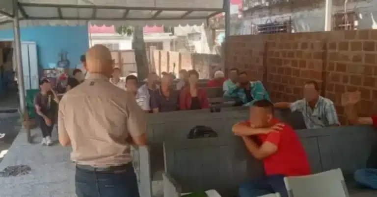 En medio de una profunda crisis económica, el gobierno de Cuba anunció en mayo nuevas restricciones al acceso a internet, elevando las tarifas y limitando