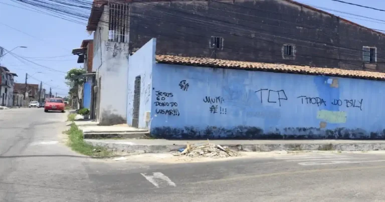 Facción / facção criminal usa el nombre de Jesús para cerrar lugares de rituales