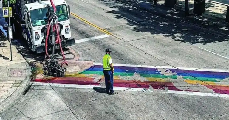 La advertencia del gobernador de Texas, Greg Abbott, publicada el 8 de octubre de 2025, fue dirigida a alcaldes, concejales y funcionarios municipales de ciudades