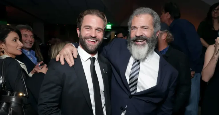El reconocido actor y director Mel Gibson sorprendió recientemente a sus seguidores al presentarse junto a su hijo en un evento privado, donde reveló