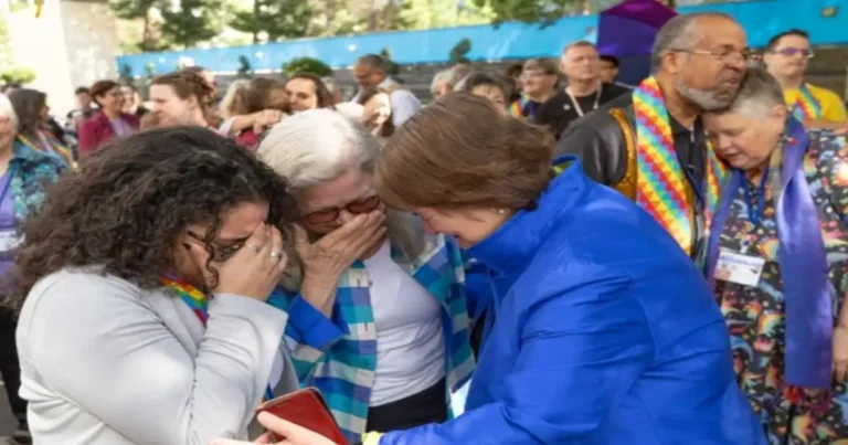 Mitad de cristianos no sabe lo que dice la Biblia sobre LGBT