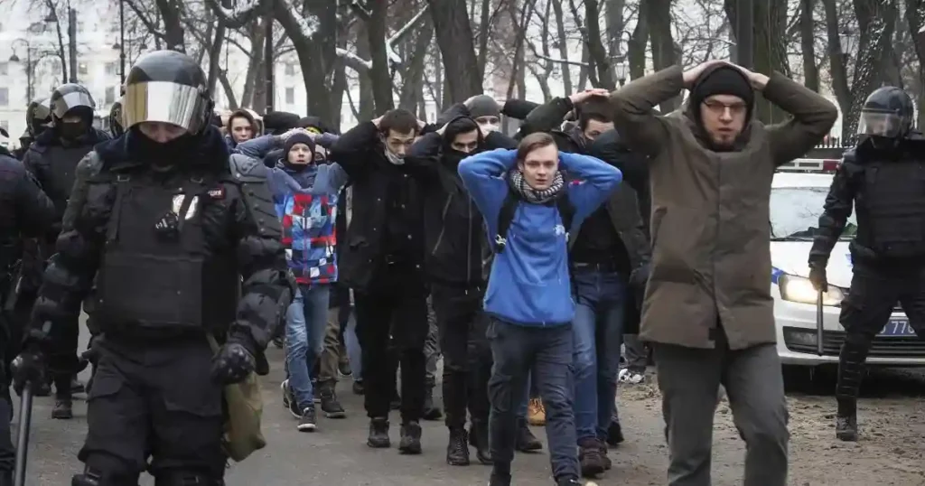 rusia usa a la iglesia ortodoxa para arrestar cristianos y perseguirlos sino no están de acuerdo con el estado