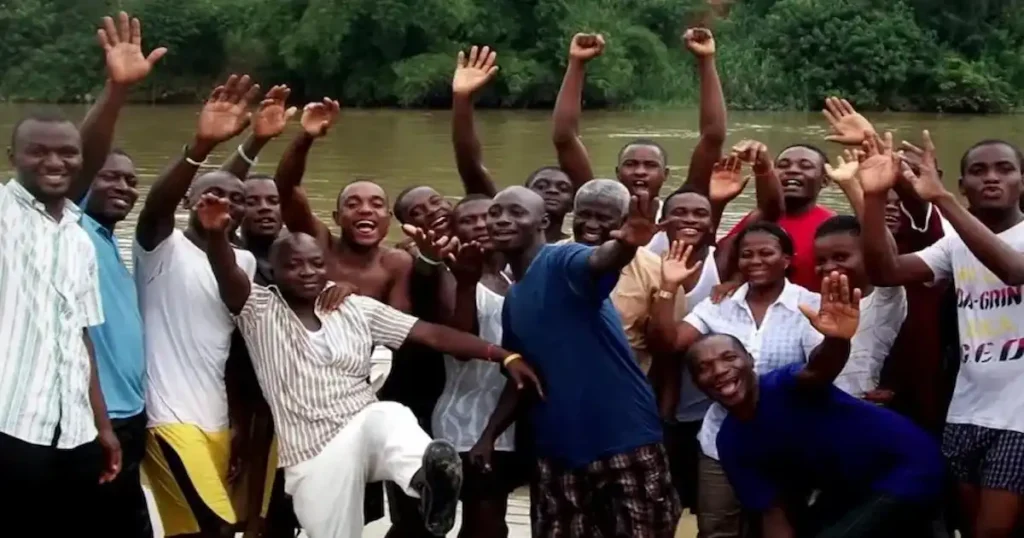 Ex-ativistas que foram batizados pela JOCUM na Nigéria