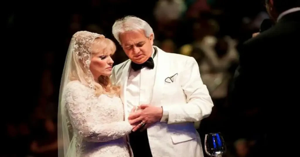 Benny Hinn finaliza divorcio de su esposa, Suzanne, por segunda vez