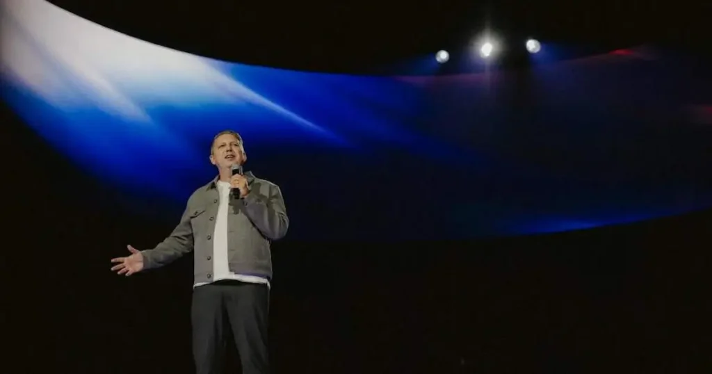 Bobby Gruenewald, fundador y director ejecutivo de YouVersion, la popular Biblia App que recientemente superó los mil millones de descargas,