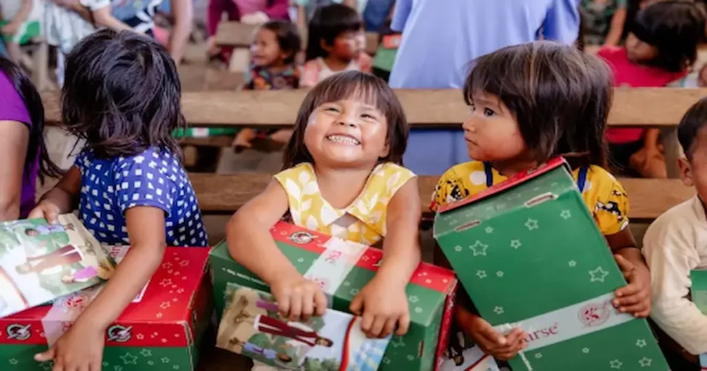 La organización humanitaria Samaritan's Purse, dirigida por el evangelista Franklin Graham, anunció que entregará cajas de zapatos con regalos a