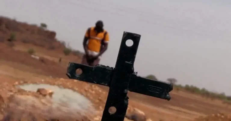 Terroristas matan a cristianos en ataques a iglesias en Burkina Faso