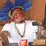 Este ser, que los misioneros identificaron como Jesús, "lavó" simbólicamente la cabeza del joven.