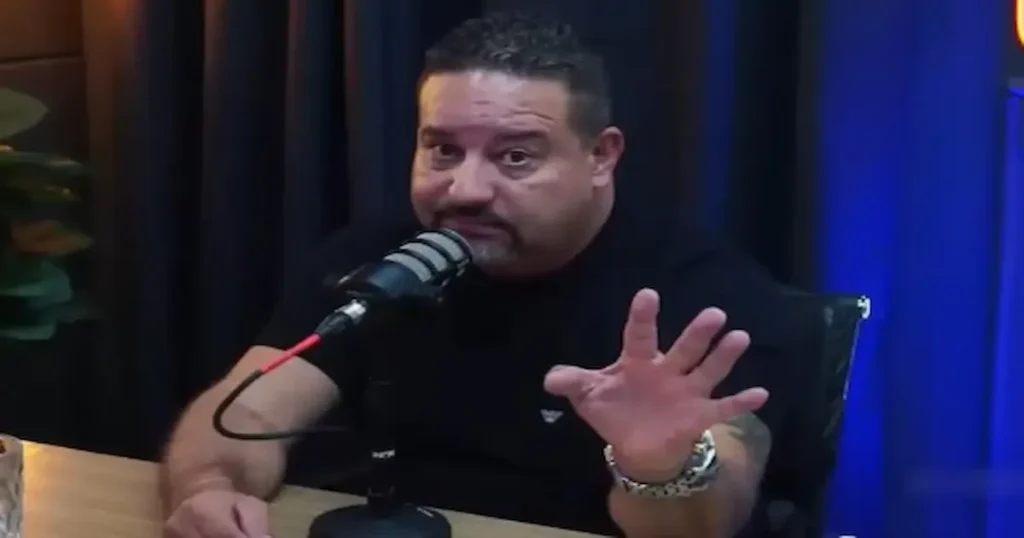 En uno de sus videos más recientes, el profesor desató una ola de reacciones al sugerir que Jesús confesó pecados durante su bautismo.