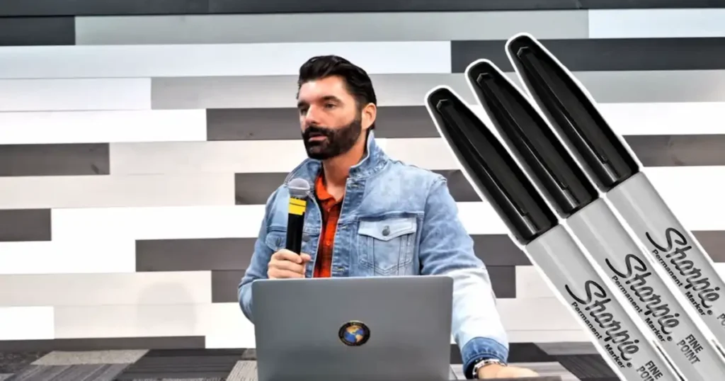 Pastor asegura regenerar pechos dibujándolos con marcador